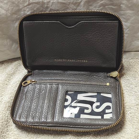 Marc Jacobs Black Leather Wallet with Gold Accents - Picture 5 of 5